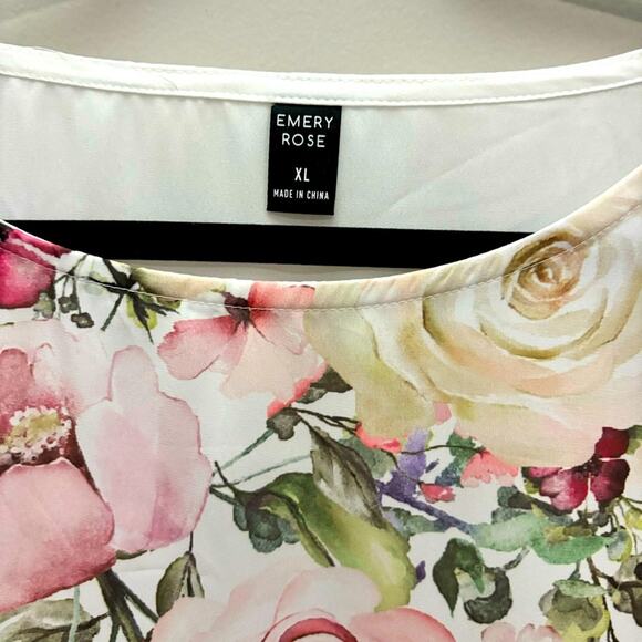 Floral White Scoop Neck Flowy Top Feminine Style, Size XL - Picture 2 of 5